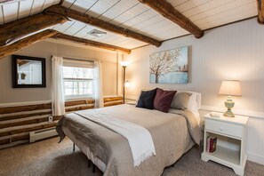 4 soverom, skrivebord, strykejern/-brett og wi-fi (inkludert)