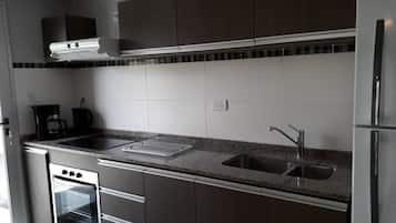 Dupleks, 2 kamar tidur | Dapur pribadi | Lemari es besar, microwave, kompor, dan mesin pencuci piring