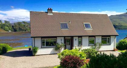 Lovely sea and mountain views, spacious Portree home