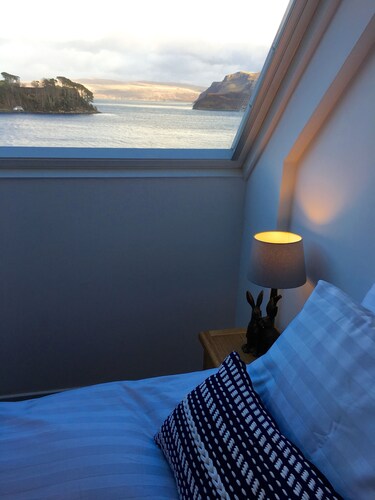 Lovely sea and mountain views, spacious Portree home