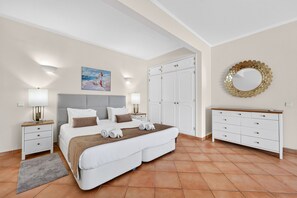 4 bedrooms, in-room safe, iron/ironing board, free WiFi