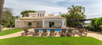 Villa Jasmim | 4 Bedrooms | Sun Kissed | Almancil