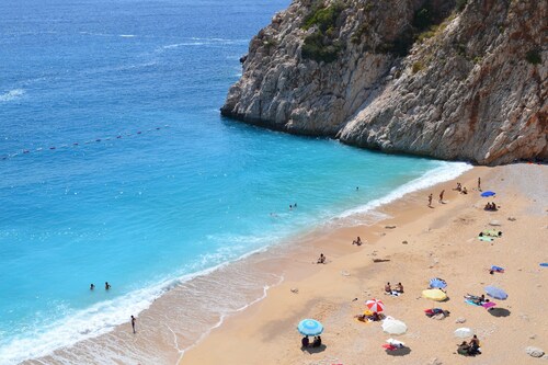 Tyylikäs huvila uima-altaalla / sauna / höyryhuone / poreallas ja paras näkymä Kalkanissa