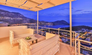 Terrace/patio - Exceptionally spacious villa with one of the best views in Kalkan (Kalkan)
