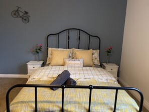 House, 4 Bedrooms - Gordon House (Kettering)