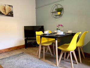 Dining - Gordon House (Kettering)