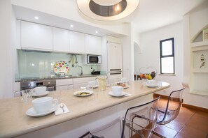 Fridge, microwave, oven, dishwasher