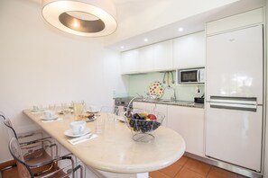 Fridge, microwave, oven, dishwasher