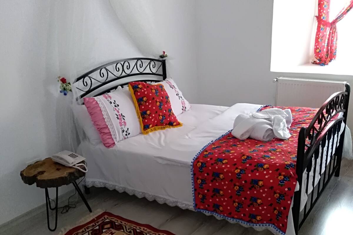 Habitación de luna de miel | Minibar, escritorio, insonorización y ropa de cama