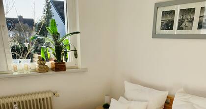 GemĂŒtliches Apartment bei der Uniklinik , mit KĂŒchenzeile und Badezimmer