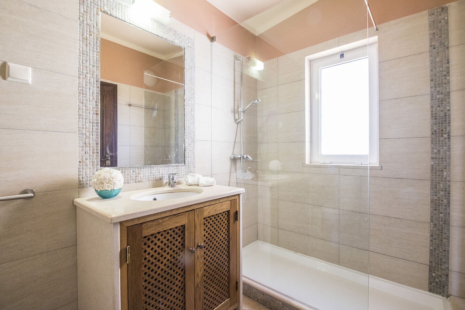 تجهيزات دش، مجففات شعر، مناشف