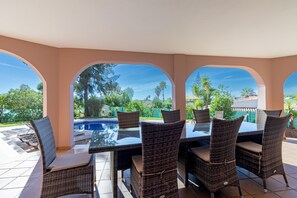 Outdoor dining - Villa Anita | 5 Bedrooms | Private | Vilamoura (Vilamoura)