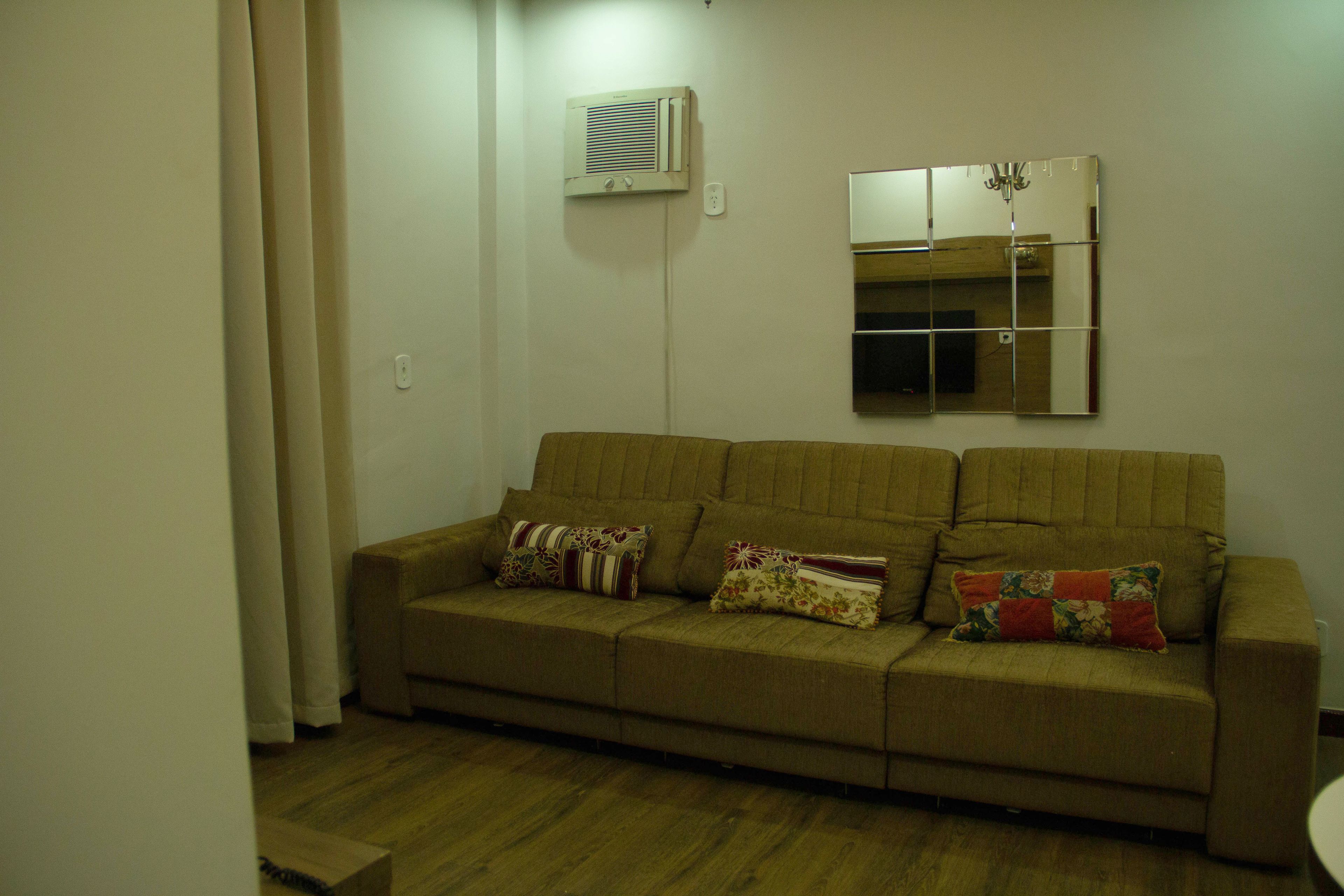 suite, 1 double bed, non smoking, jetted tub | living room