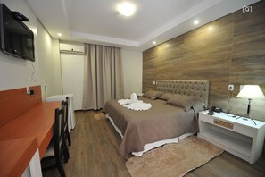 Suite, 1 Doppelbett, Nichtraucher, Whirlpool | Minibar, Zimmersafe, Schreibtisch, kostenloses WLAN