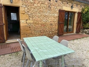 Outdoor dining - Furnished accommodation in the countryside (Tamniès)