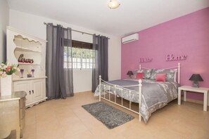 4 habitaciones, tabla de planchar con plancha y wifi gratis 