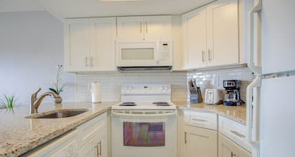 Beach Side complex B35 1 Bedroom 1 Bath with Heated Pool