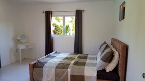 2 bedrooms, iron/ironing board, free WiFi, bed sheets - Spacious cozy house for living and working (Willemstad)