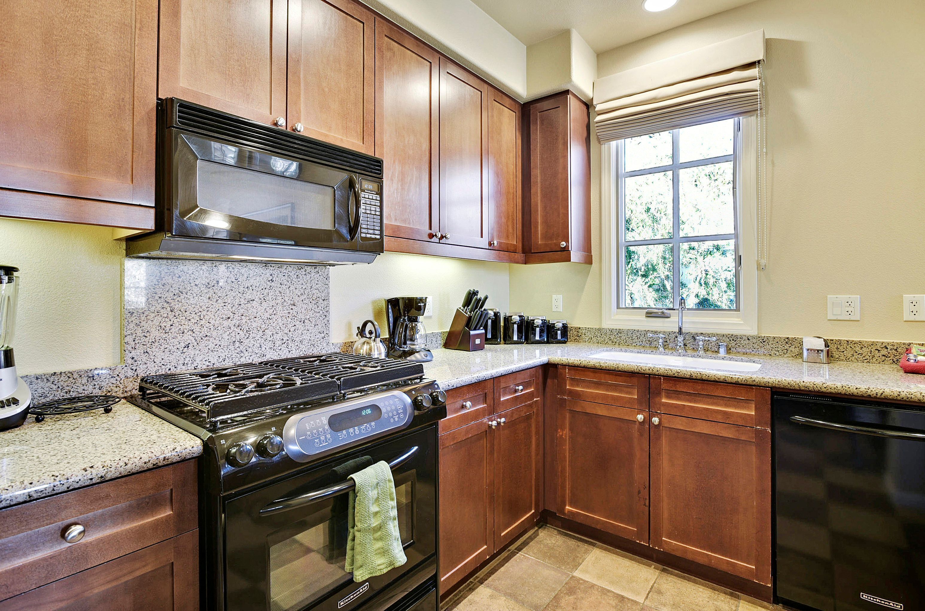 Luxurious Villa Overlooking Pool - Upstairs (C65-2)