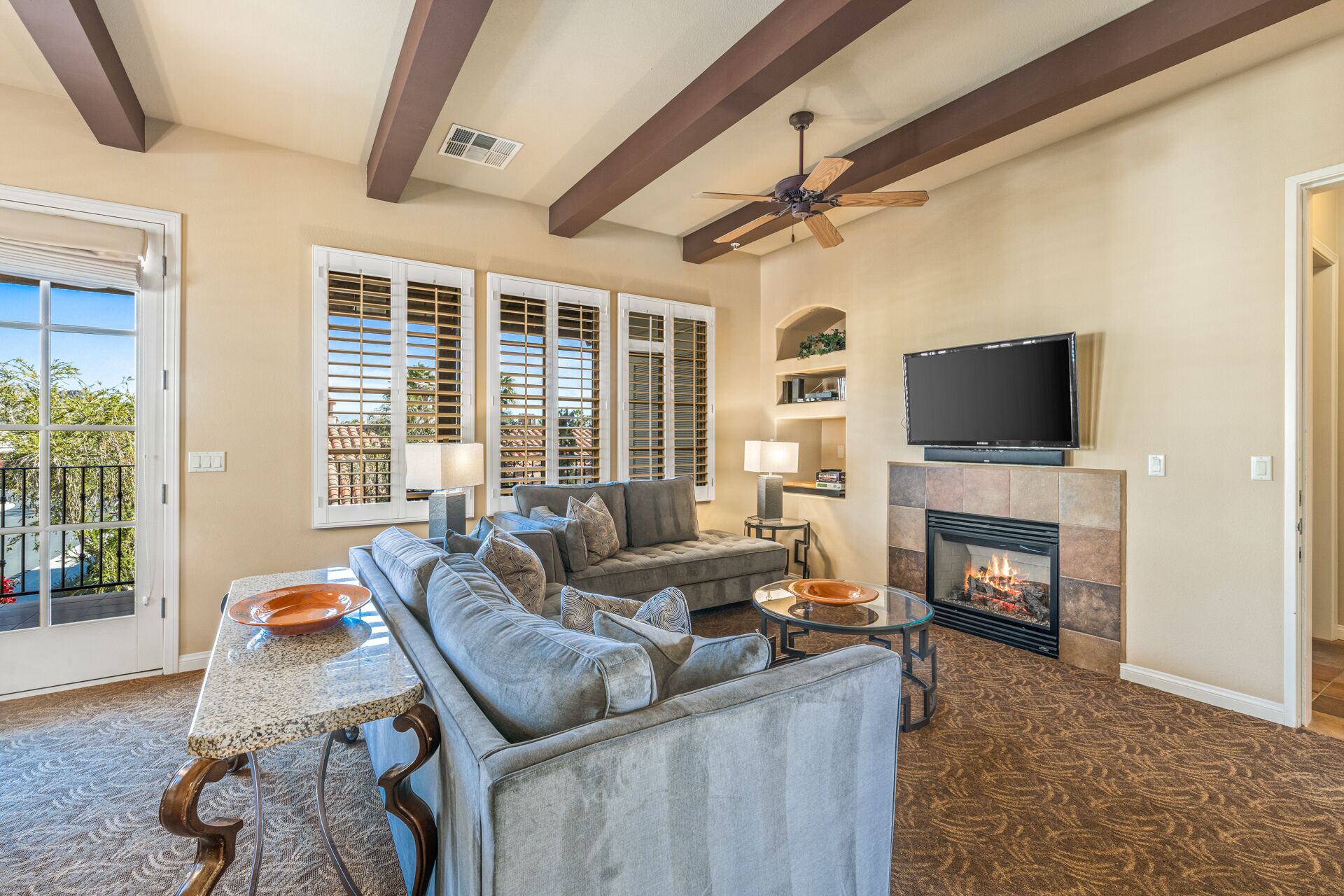 Luxurious Villa near Clubhouse with Mountain Views - Upstairs (C48-2)