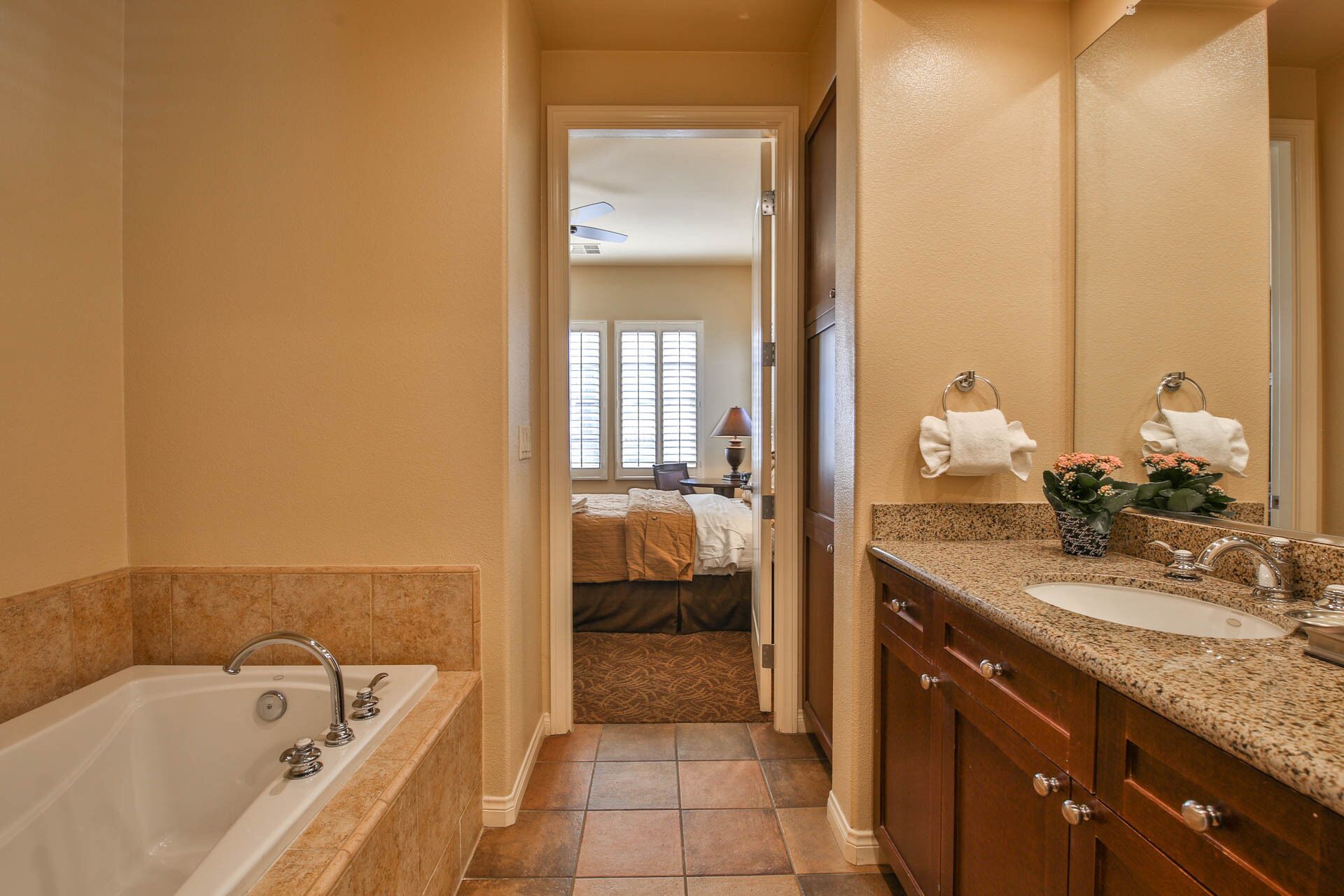 Premiere Location at Clubhouse Overlooking Hammock Palm Garden - Upstairs (L48-2)