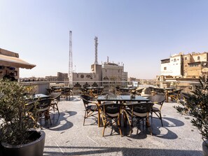 Rooftop terrace - Panorama Ramsis Hotel & Cafe (Cairo)