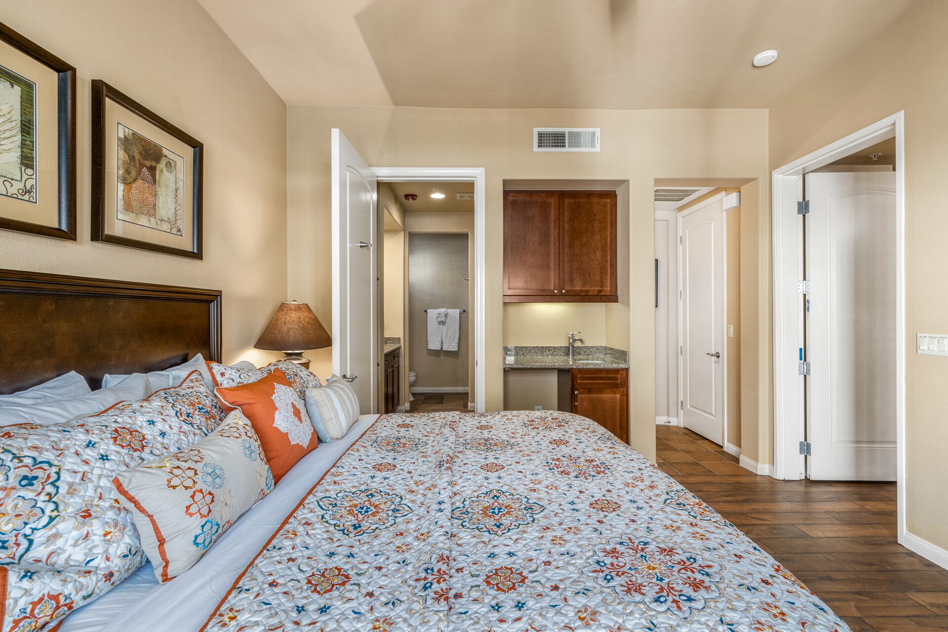 Poolside Villa 10 ft. from sparking pool & large spa - Ground Floor w/Garage (L62-2)