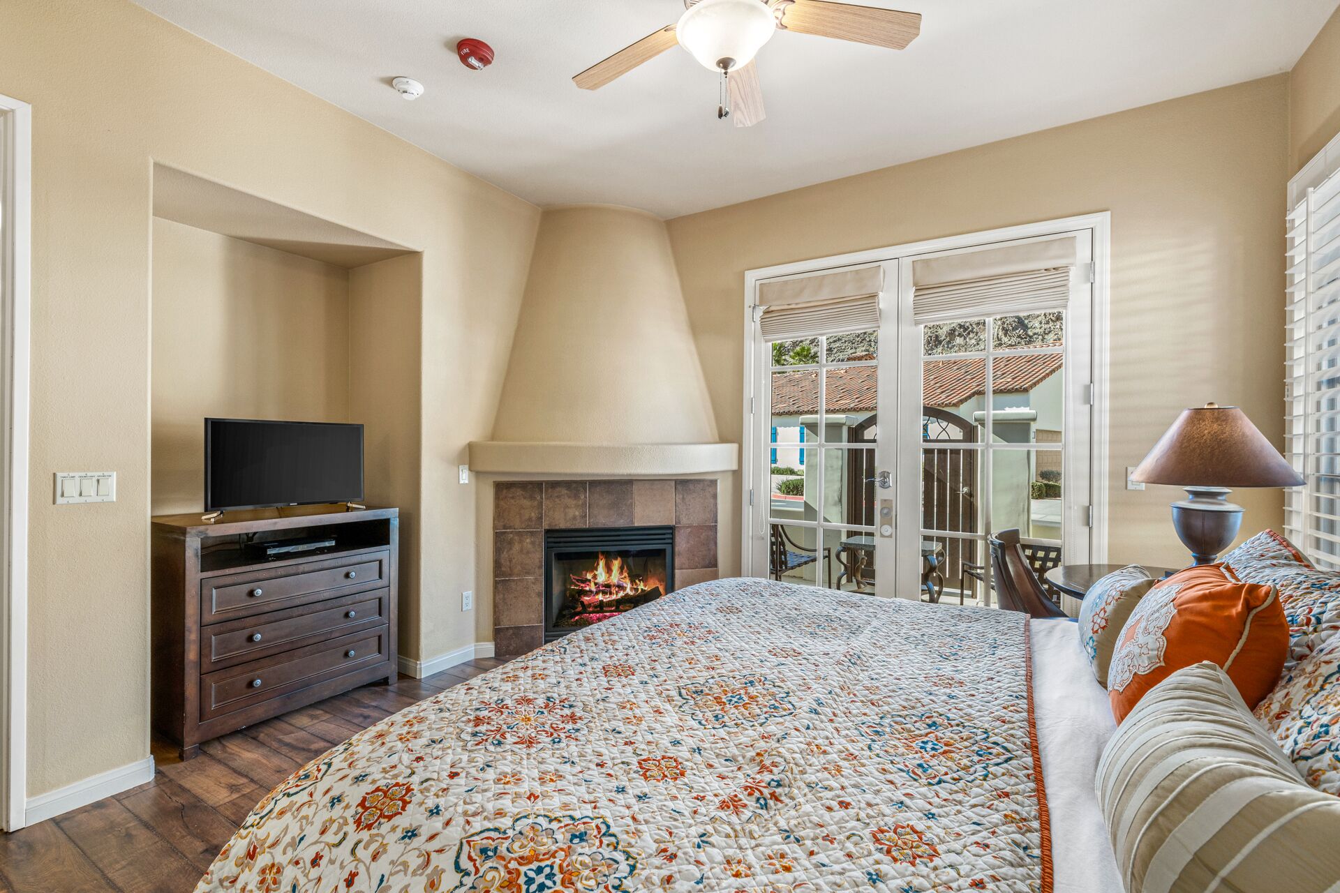 Poolside Villa 10 ft. from sparking pool & large spa - Ground Floor w/Garage (L62-2)