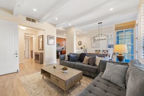 TV, peis, Netflix og Hulu