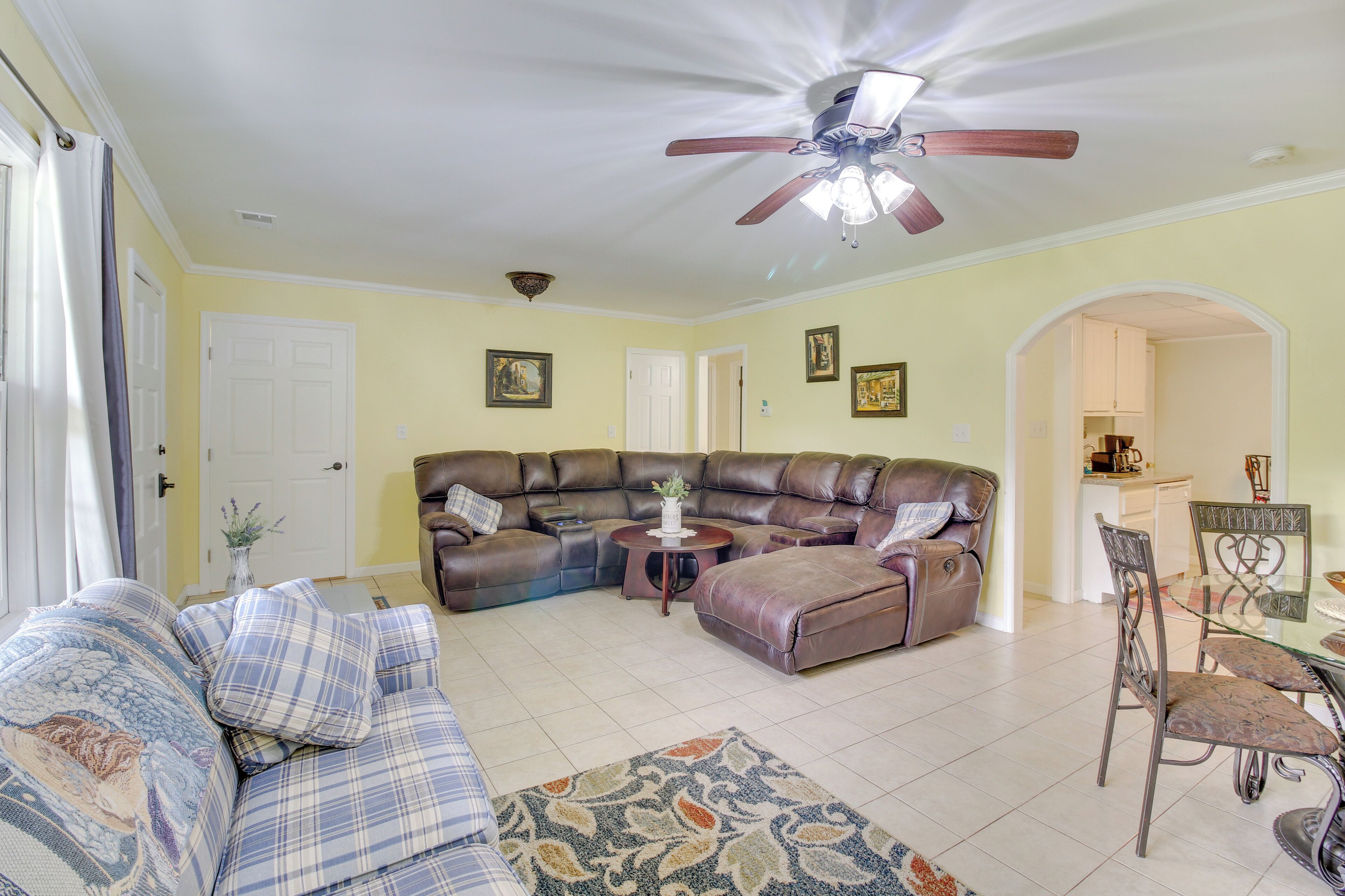 Kingston Home w/ Shared Pool - 23 Mi to LakePoint!