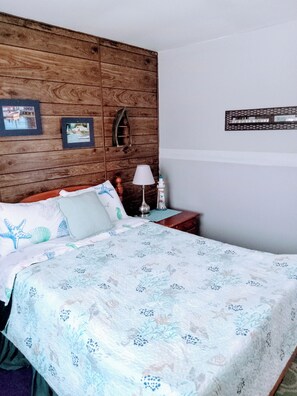 3 Schlafzimmer, Schreibtisch, Bügeleisen/Bügelbrett, Reisekinderbett