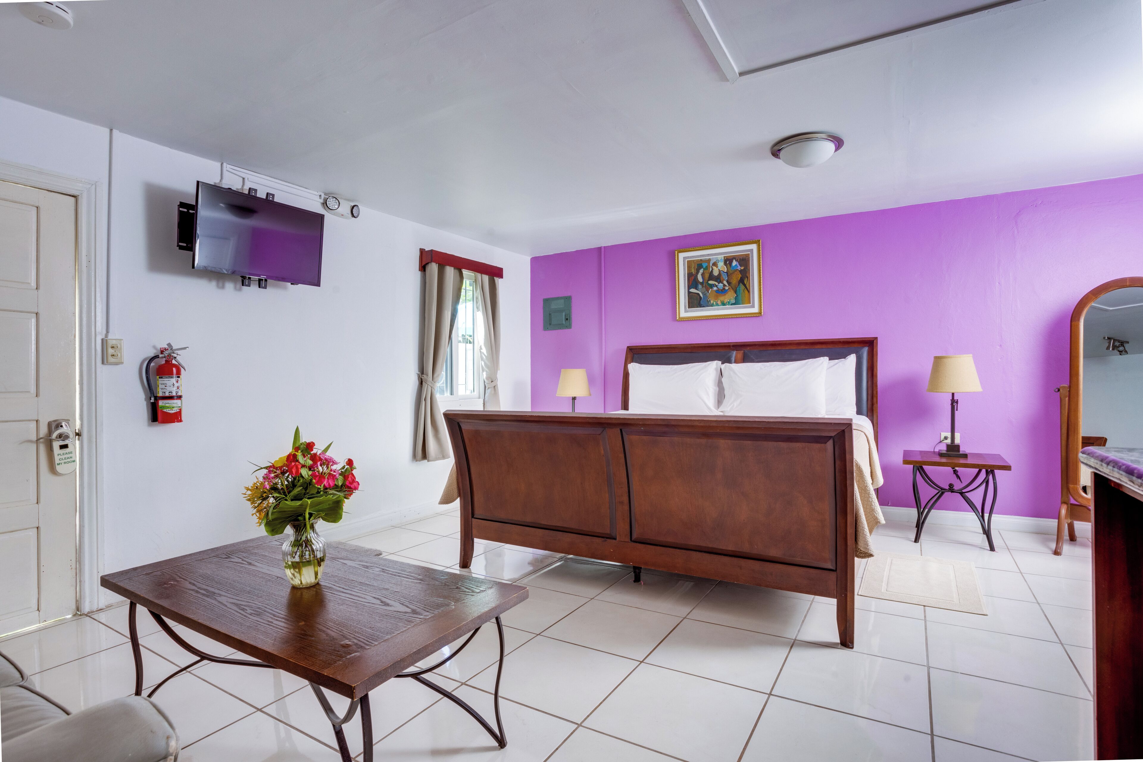 standard room, 1 king bed, non smoking | 1 bedroom, premium bedding, pillow-top beds, individually decorated