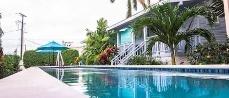 2 outdoor pools, sun loungers