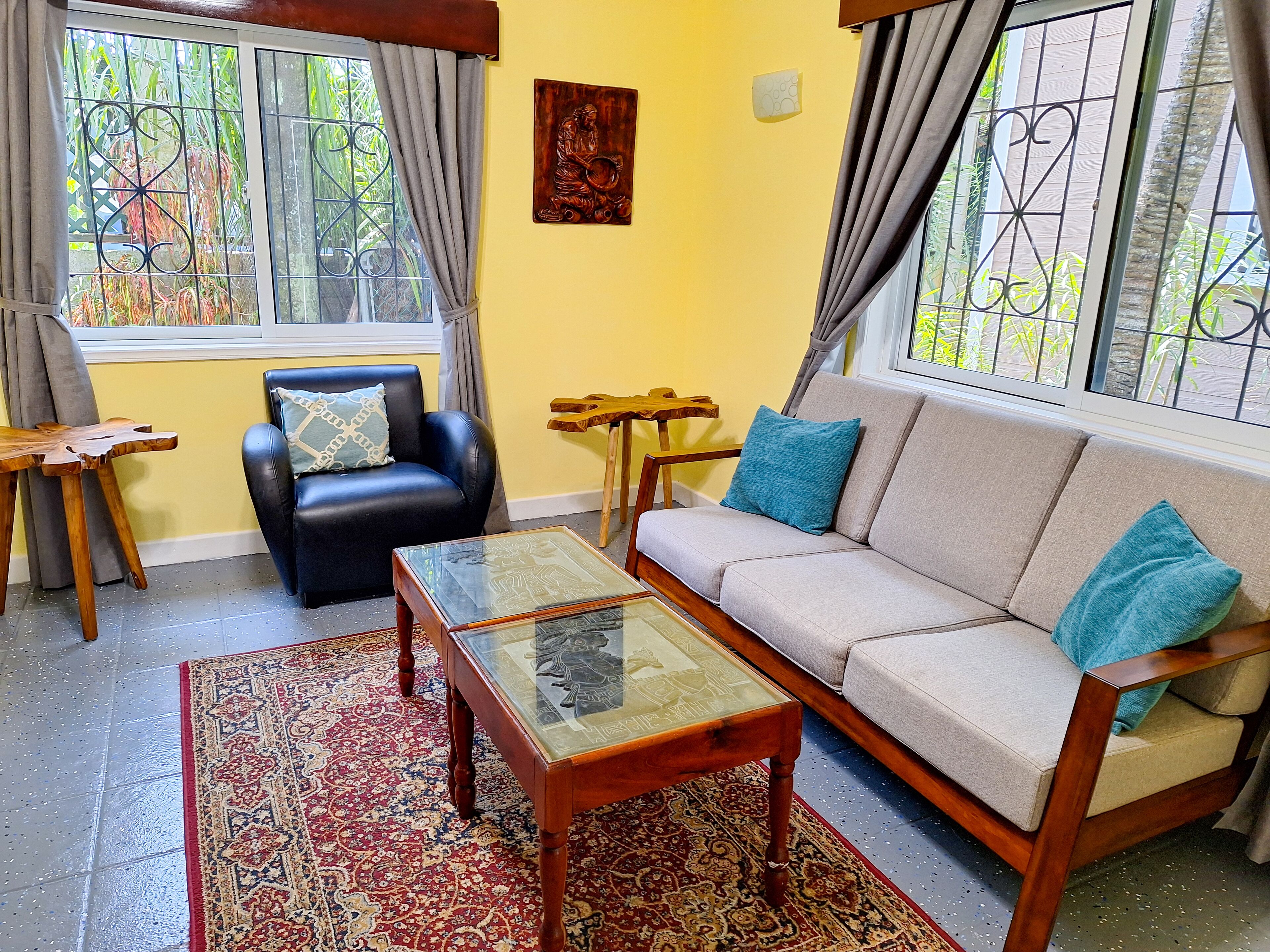 standard cabin, 1 queen bed, non smoking, kitchenette | living area | 32-inch lcd tv with cable channels, tv