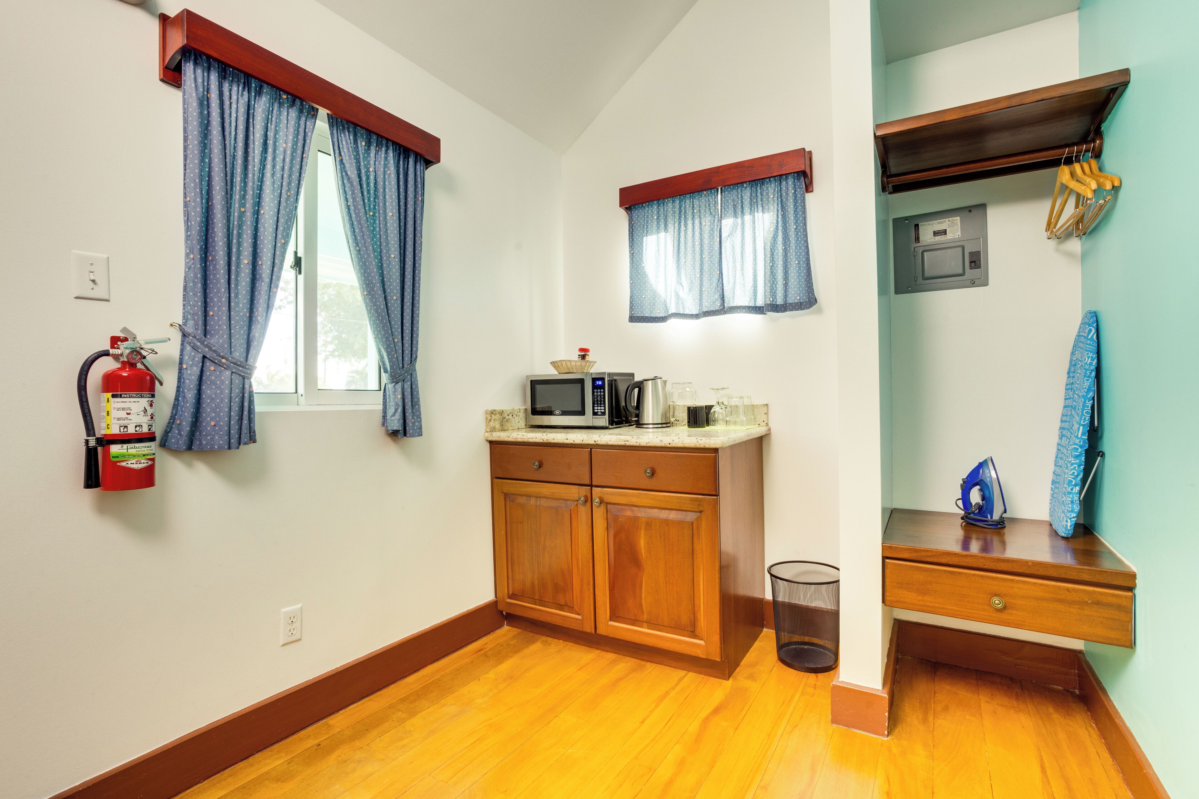 deluxe cottage, 1 king bed, non smoking | 1 bedroom, premium bedding, pillow-top beds, individually decorated