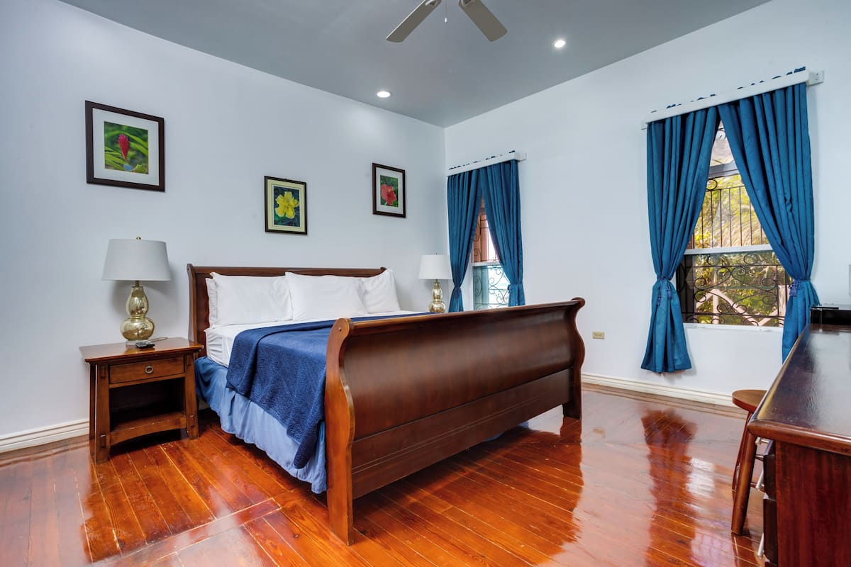 1 habitación, ropa de cama de alta calidad y camas con pillow-top
