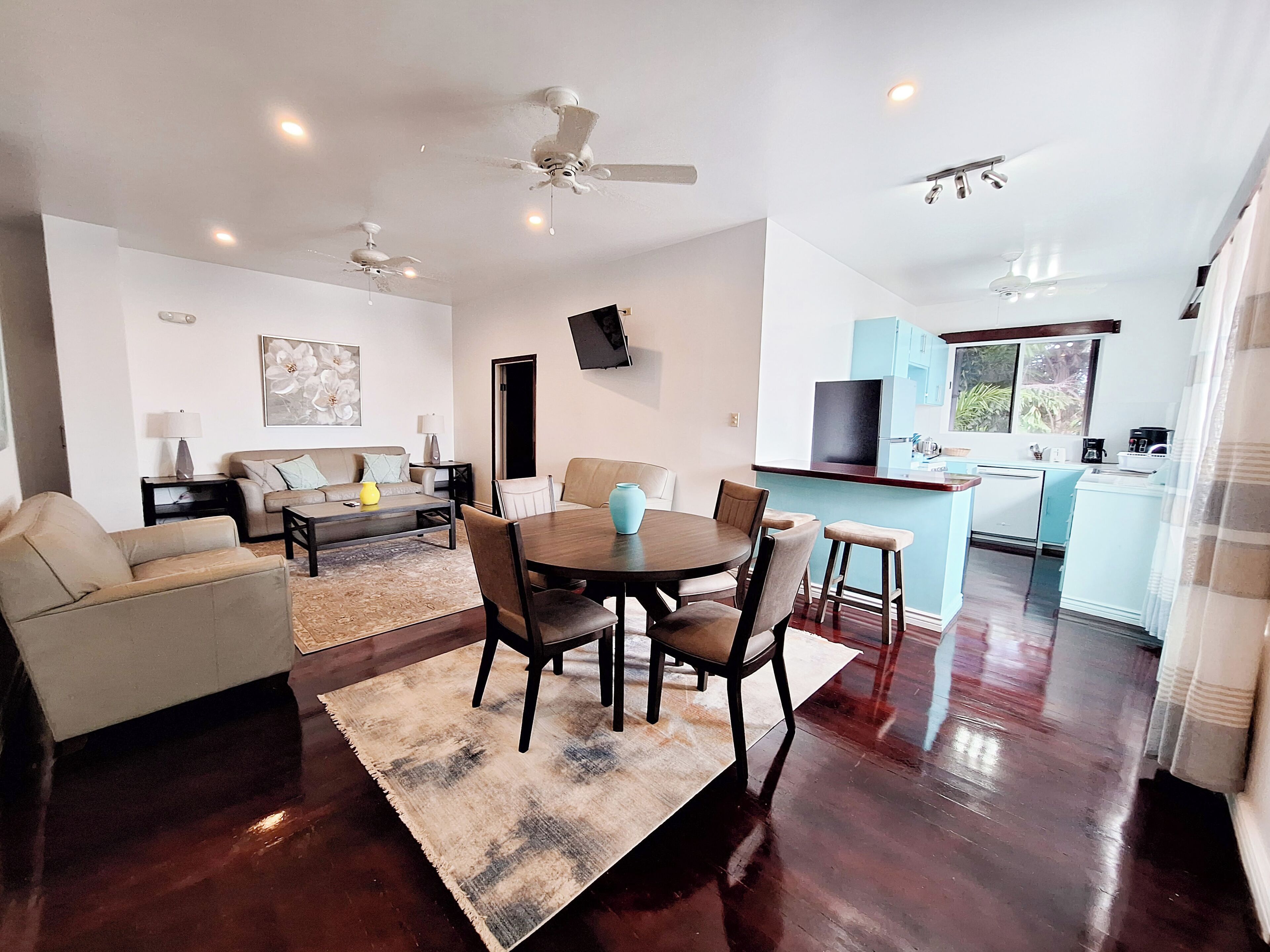 panoramic apartment, 1 queen bed, kitchen, sea view | 1 bedroom, premium bedding, pillow-top beds, individually decorated