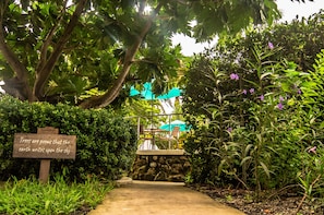 2 outdoor pools, pool loungers - Harbour View Boutique Hotel & Wellness Retreat (Belize City)
