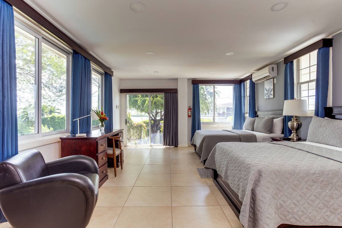 Apartemen Panorama, 2 Tempat Tidur Double, dapur kecil | Seprai premium, bantalan ekstra lembut, dan tirai kedap cahaya