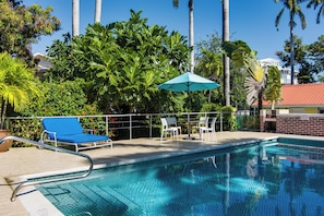 2 outdoor pools, pool loungers