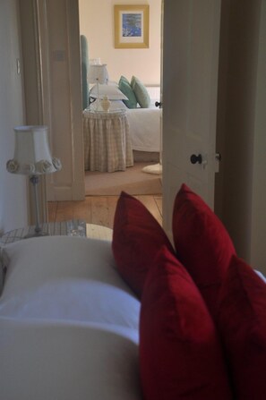 5 bedrooms, desk, iron/ironing board, free WiFi