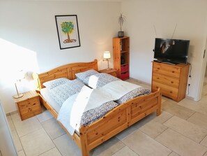 1 chambre, lit parapluie, Wi-Fi, draps fournis
