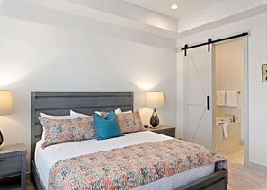 5 bedrooms, iron/ironing board, WiFi, wheelchair access - Arcadia 7 | Best Poolside Location * Patio BBQ * Games * Balcony Views (Santa Clara)