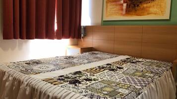 Apartamento, 4 habitaciones | Cortinas opacas y wifi gratis