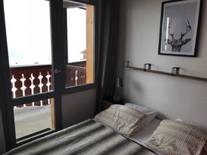 3 bedrooms, iron/ironing board - Belle Plagne Top Rare. Ski in / out ESF and high shops of the resort (La Plagne-Tarentaise)