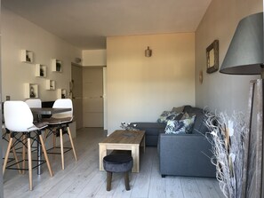 Interior - Superb 2 rooms 2 min walk from the sea with terrace (Saint-Raphaël)