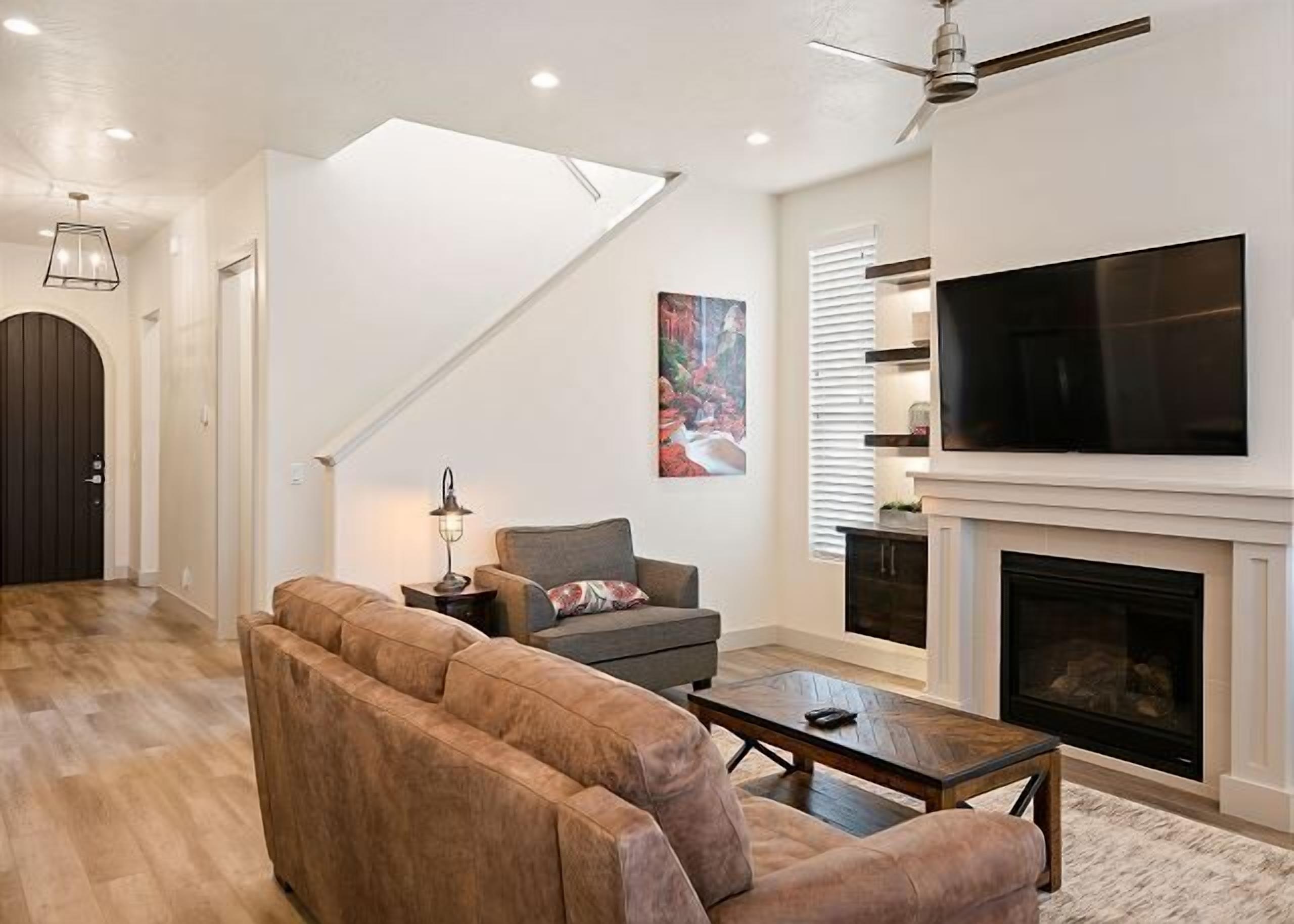 Arcadia 28 | Games * PRIVATE Hot Tub * Patio BBQ * Family Friendly