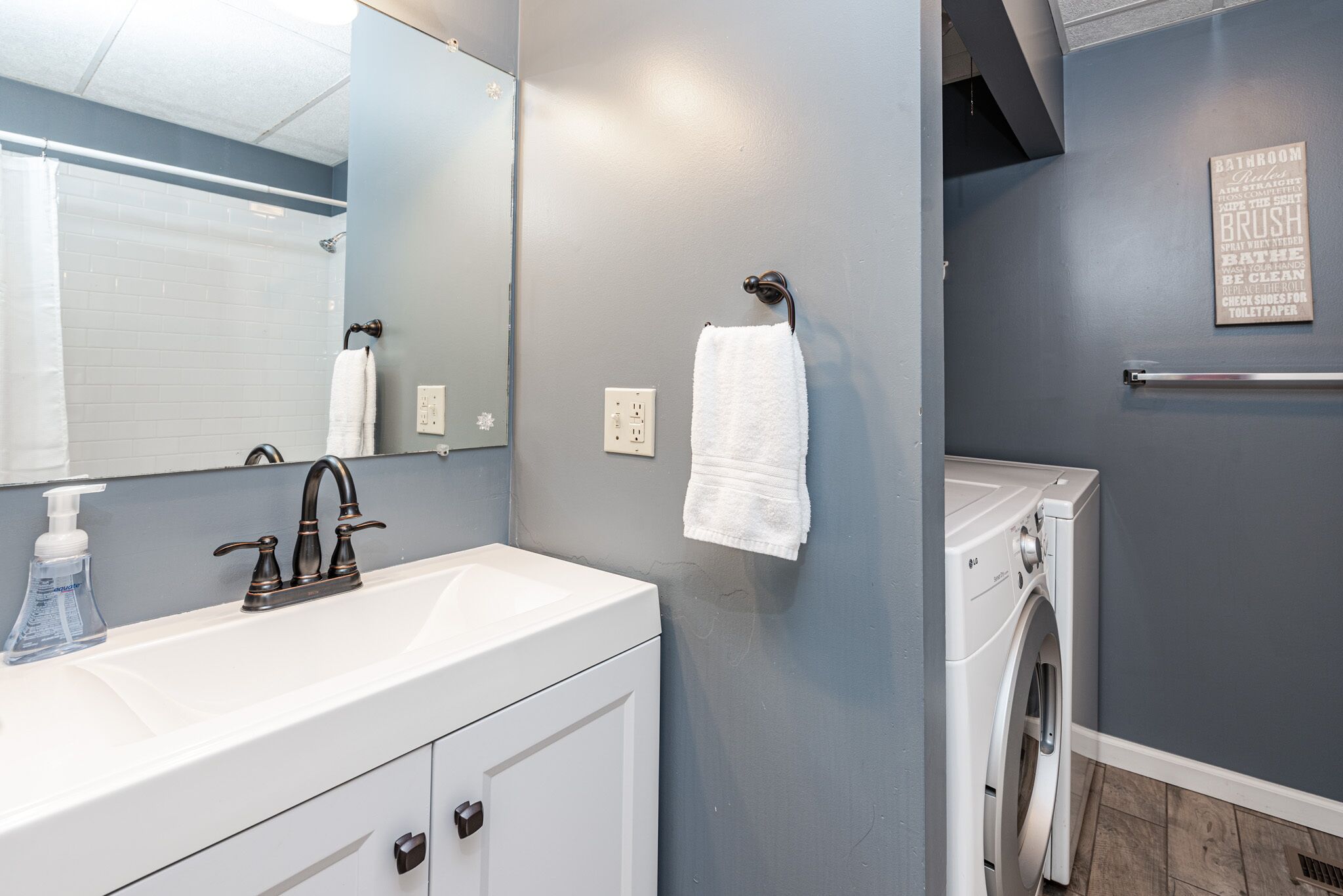 St. Charles 1860's Gem - Sleeps 6!