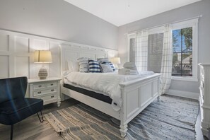 5 bedrooms, iron/ironing board, Internet, bed sheets - 28 Stoney Creek ~ Walk to Harbour Town! (Hilton Head Island)