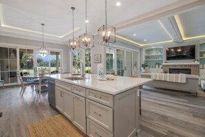 Interior - 28 Stoney Creek ~ Walk to Harbour Town! (Hilton Head Island)